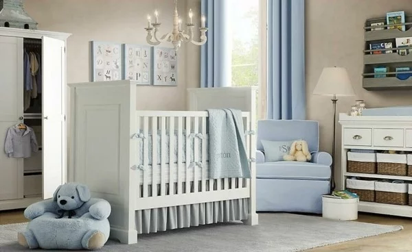 babyzimmer junge ideen blaue gardinen hellgrauer teppich