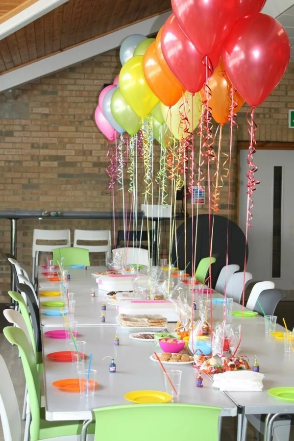 regenbogen ballons tafeldeko ideen geburtstagstisch dekorieren