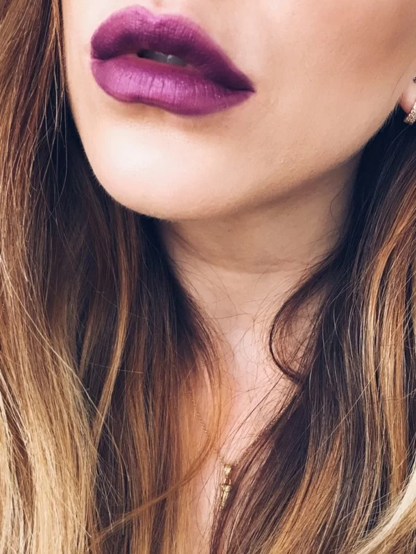 volle lippen ultra violet farbe