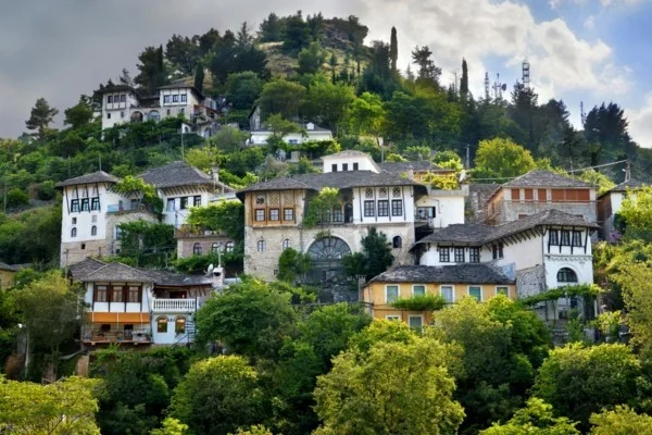 günstige urlaubsziele albanien gjirokaster