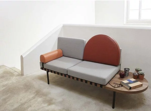 Sofa mit integriertem Tisch Kissen aus Leder