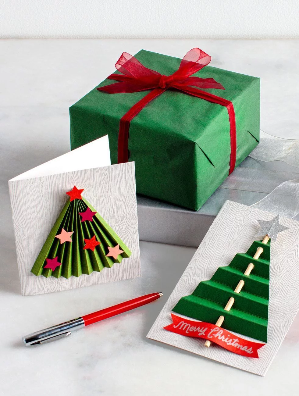geschenk mit weihnachtskarte schmuck basteln
