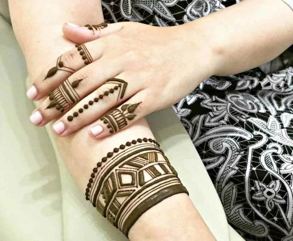boho henna tattoo ideen finger hand