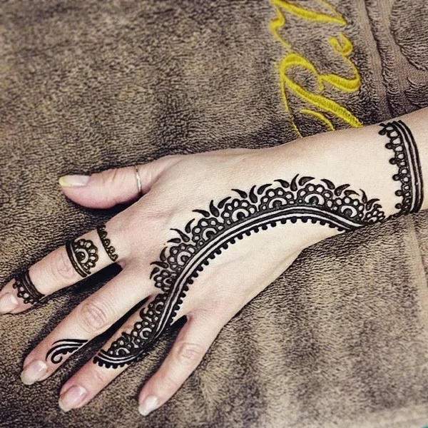 filigrane henna tattoo ideen hand