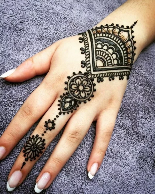 henna tattoo ideen klassisch