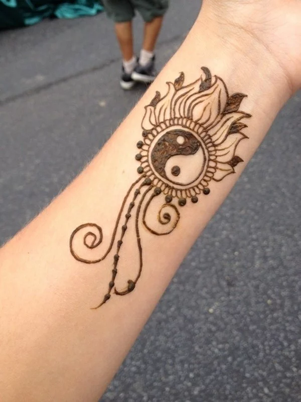 yin yang motiv henna tattoo ideen