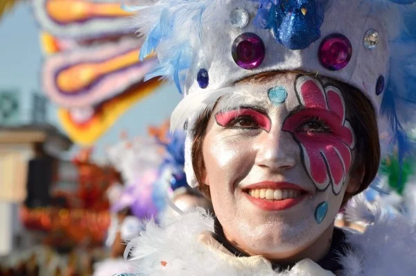 karnevalskostüme ideen frau blume gesicht