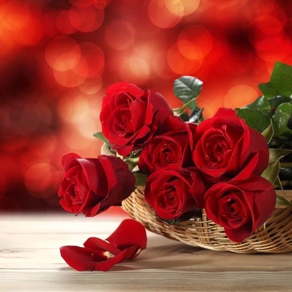 korb mit tollen rosen valentinstag ideen