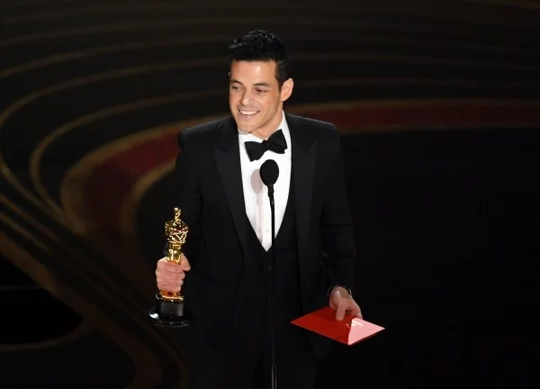 Oscars 2019 Rami Malek mit dem Preis
