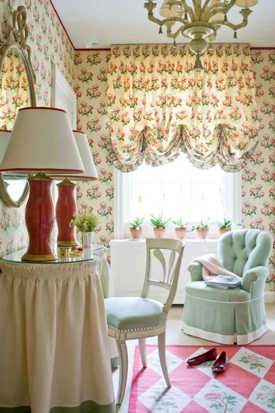 Schlafzimmer Ideen interessante Raumgestaltung florale Muster weiche Texturen