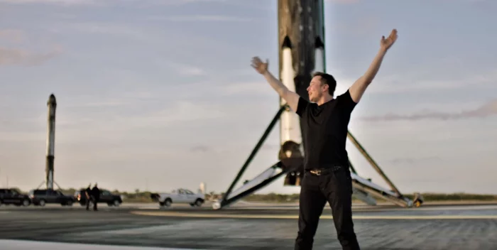 Elon Musk Rakete Testresultate Flug in den Kosmos