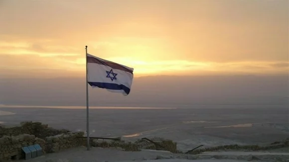 Israel Reisetipps Flagge Sonnenuntergang Jerusalem