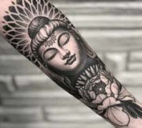 101 Sleeve Tattoo Ideen für Frauen