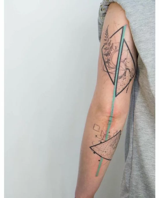 sleeve tattoo ideen für frauen geometrisch