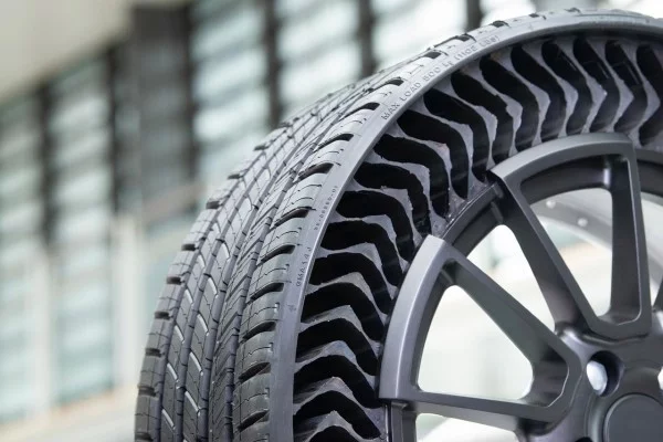 Michelin und General Motors entwickeln luftlose Reifen uptis naher blick auf einen luftlosen reifen