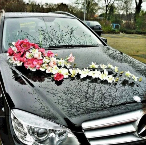 Autoschmuck Hochzeit länglicher Blumenstrauss