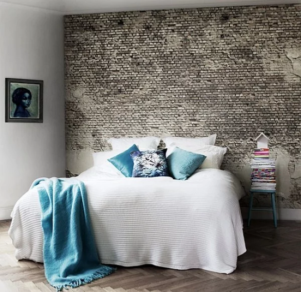 Backsteinwand im Schlafzimmer Zweifel Imitation oder Original grau mit silberfarbenem Glitzer