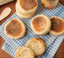Englische Muffins selber zubereiten – Rezept und hilfreiche Tipps für Anfänger
