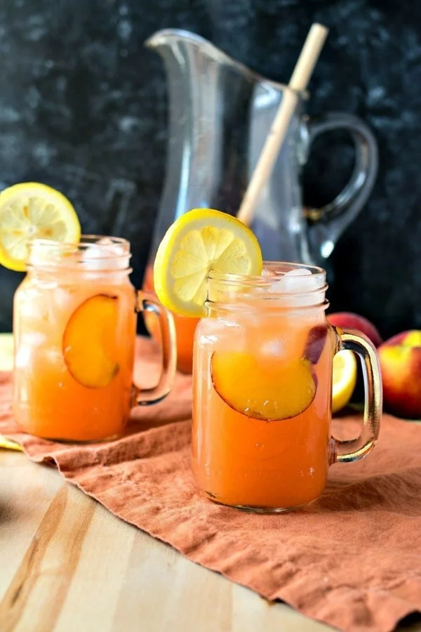 frische pfirsich limonade als sommer durstlöscher