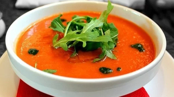 gazpacho rezept kalte tomatensuppe mit rucola