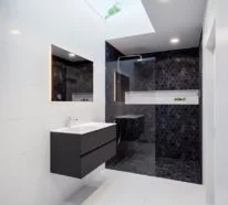 Freihängender Waschtisch mit Unterschrank für ein stilvolles Badezimmer