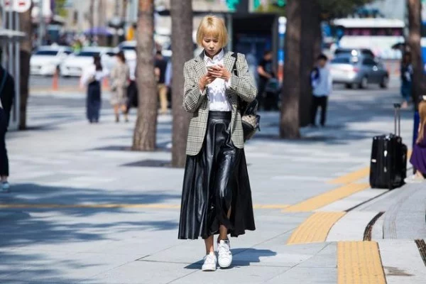 Street fashion Lederrock - Seoul fashion Week